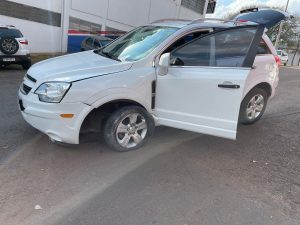 Após perder o controle do veículo estelionatária do conto do bilhete é presa no Boqueirão