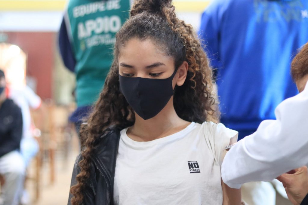 Após vacinar pessoas com 18 anos, município realizará repescagem nesta semana
