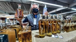 Governo do Estado lança linha de crédito para produtores de cachaça artesanal na Expointer