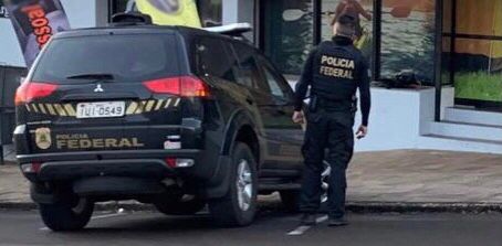 PF cumpre mandados de busca e apreensão ao tráfico de armas de fogo em Erechim