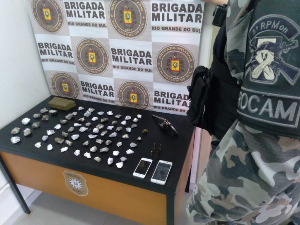 1°Esquadrão da BM prende traficantes armados no bairro Vera Cruz