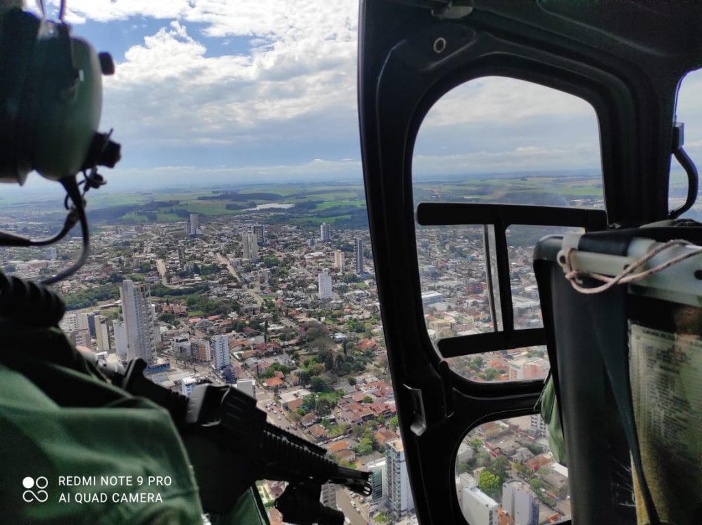 Com apoio aéreo 3°RPMon deflagra operação para coibir roubos a transporte coletivo