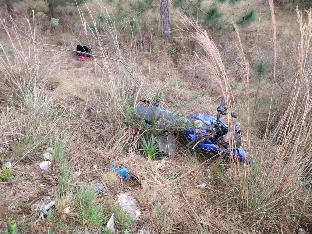 Motoboy passa a noite acidentado as margens da ERS-324 em Passo Fundo