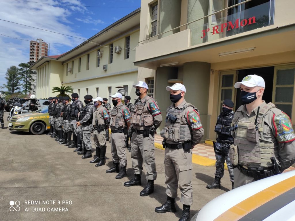 Com apoio aéreo 3°RPMon deflagra operação para coibir roubos a transporte coletivo
