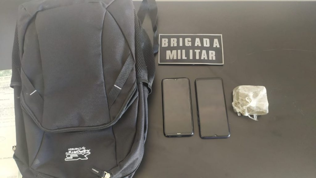 Bike Patrulha prende dois indivíduos com droga na Praça Tamandaré