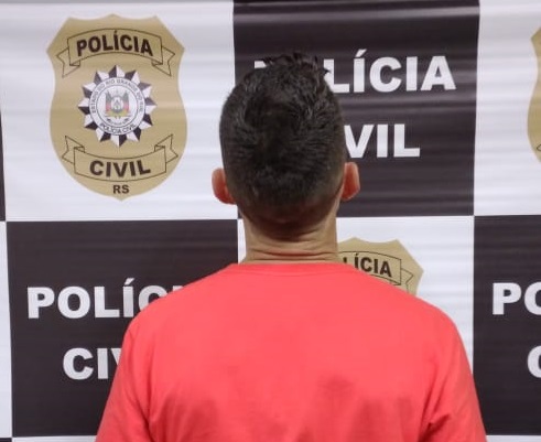 Homem é preso em flagrante após cometer furto no comércio do Centro de PF
