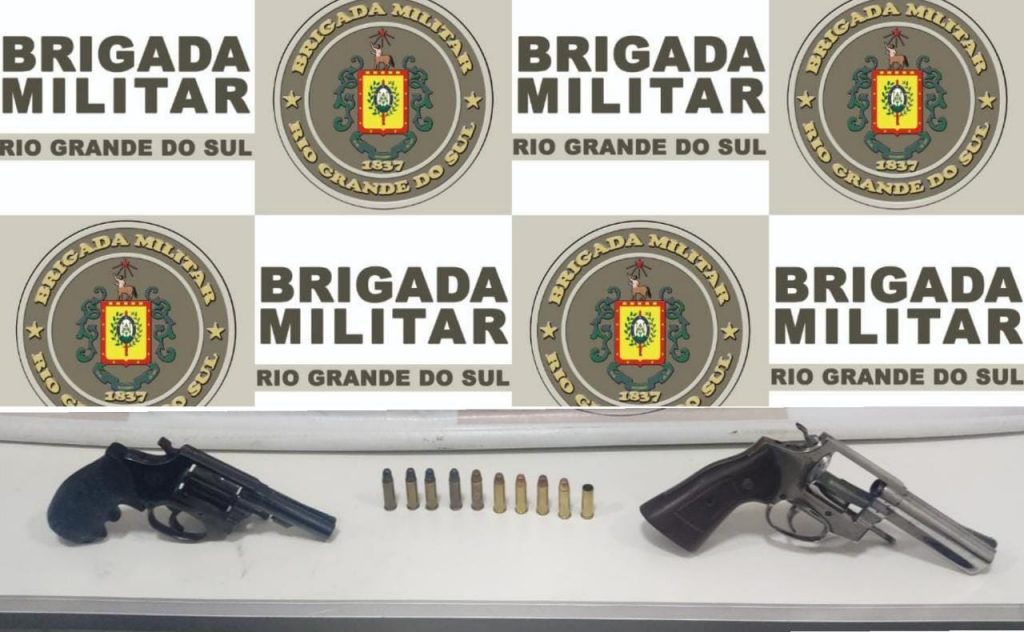 Após tentativa de fuga, homem é preso com armas de fogo no Centro de Passo Fundo