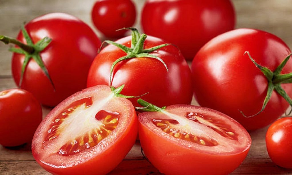 Tomate teve alta de 111% durante os últimos 12 meses, relata economista