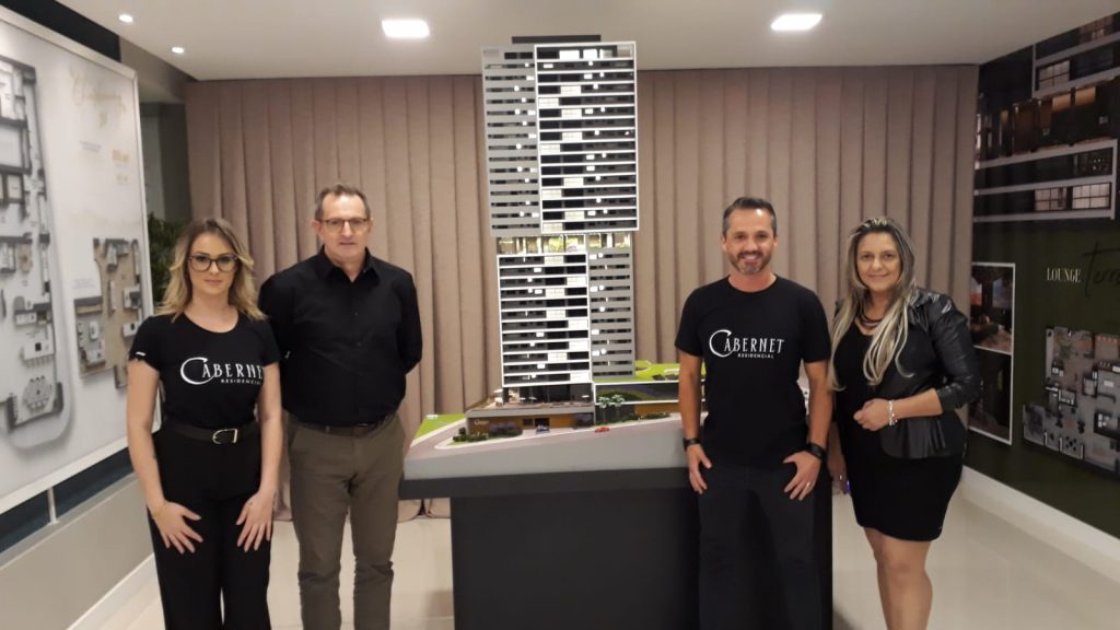 complexo junto a unidade comercial Una Open Mall