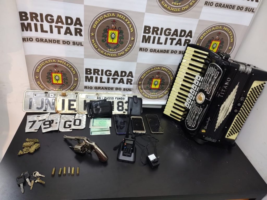 BM prende quadrilha com caminhonetes e gaita roubadas em Passo Fundo