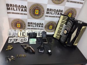 BM prende quadrilha com caminhonetes e gaita roubadas em Passo Fundo