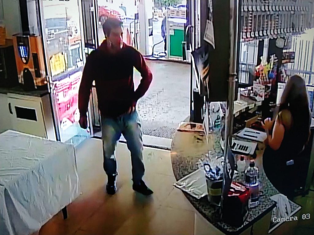 Ladrão assalta posto de combustível na Petrópolis em Passo Fundo