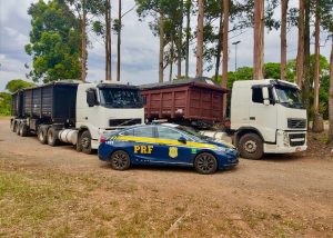 PRF flagra duas carretas da mesma empresa com quase 30 toneladas de excesso de peso