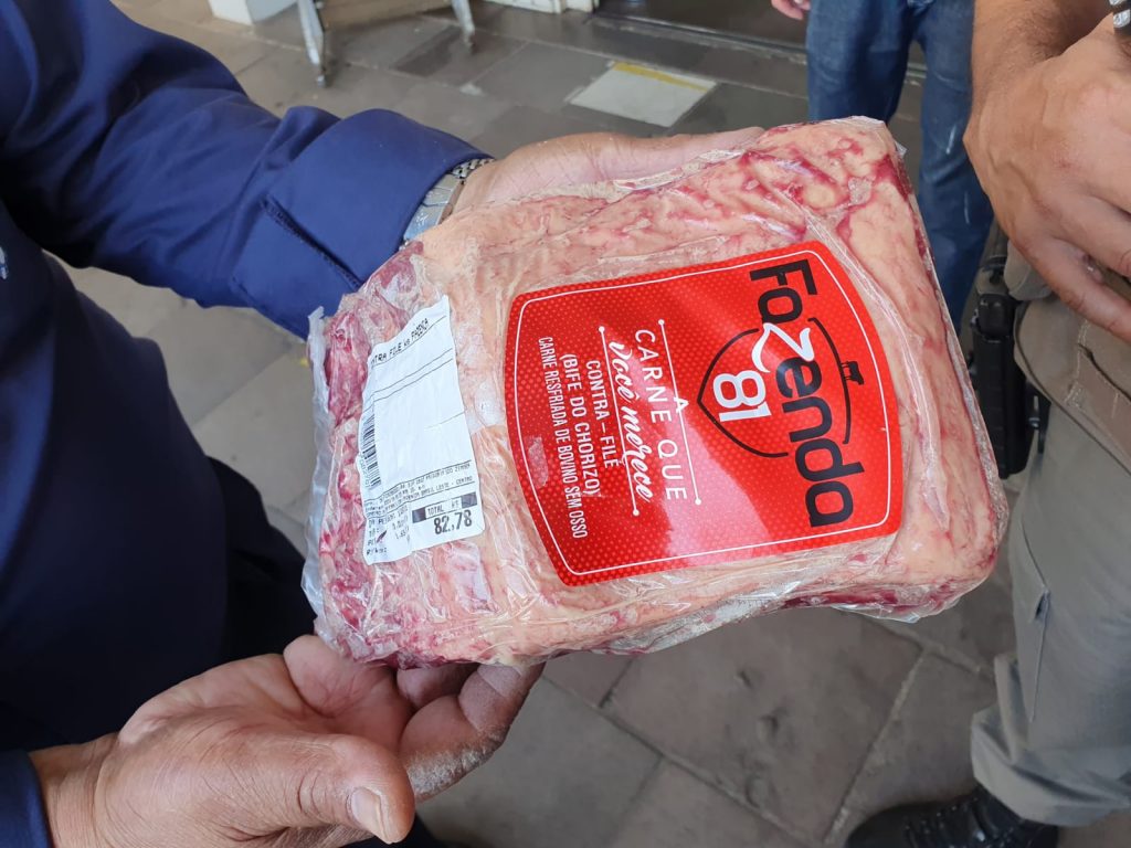 Homem é preso por roubar contra-filé em mercado do Centro de Passo Fundo