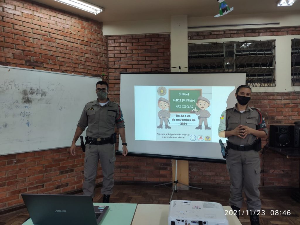 Patrulha Maria da Penha do 3°RPMon realiza ações nas escolas em Passo Fundo
