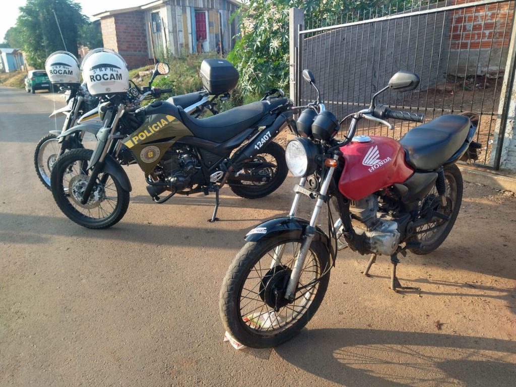 Rocam apreende motocicleta com mais de 56 mil reais em multas, no Valinhos