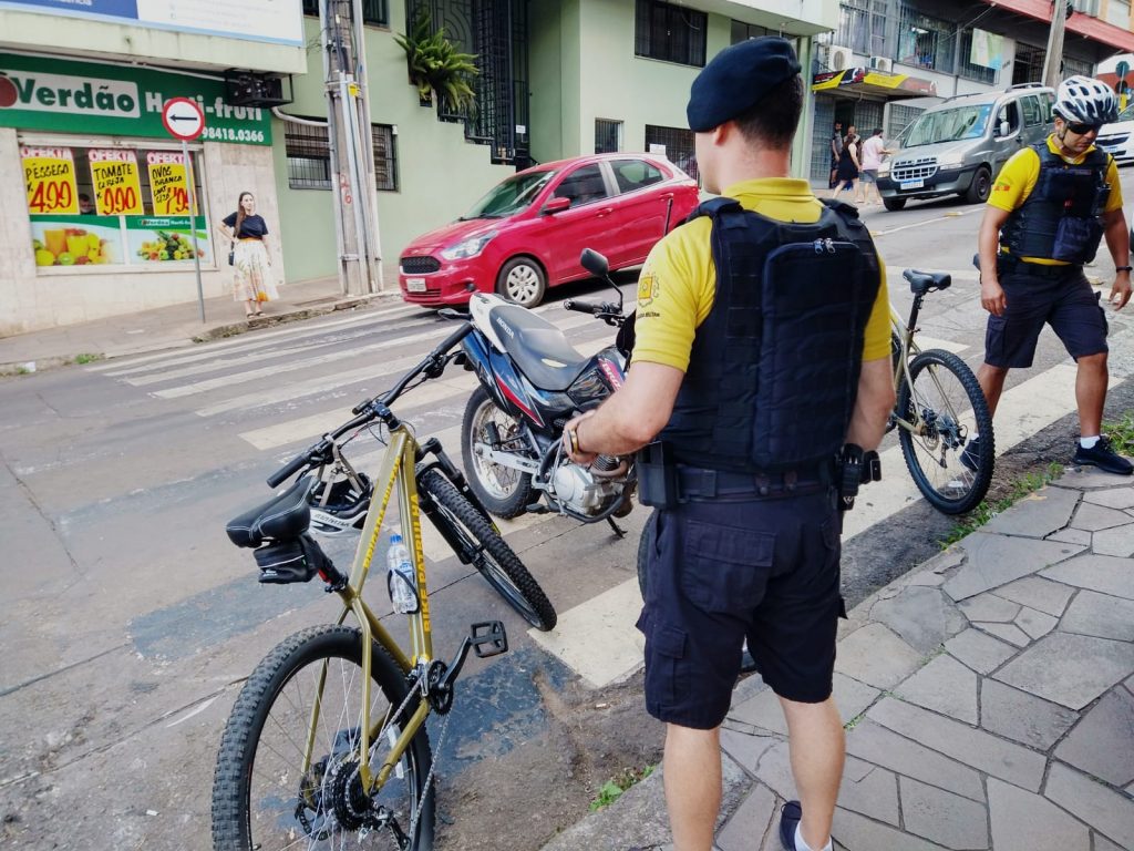 Bike Patrulha recupera motocicleta furtada no Centro de Passo Fundo