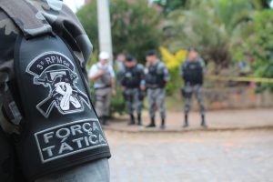 Em patrulhamento a pé na linha férrea, BM prende foragido da Justiça na Santa Maria