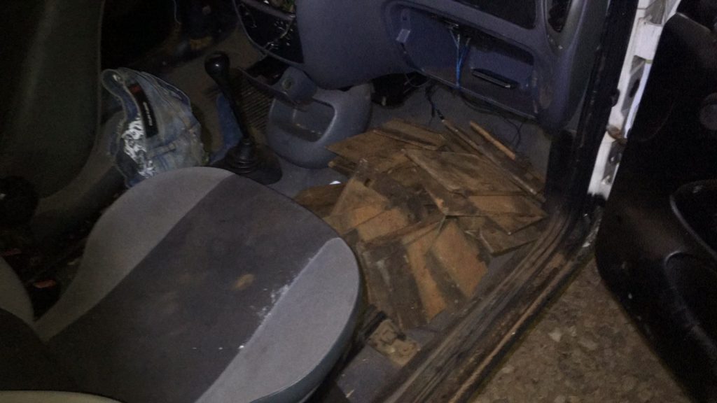 Passo-fundenses são presos pela BM furtando trilho de trem em Coxilha