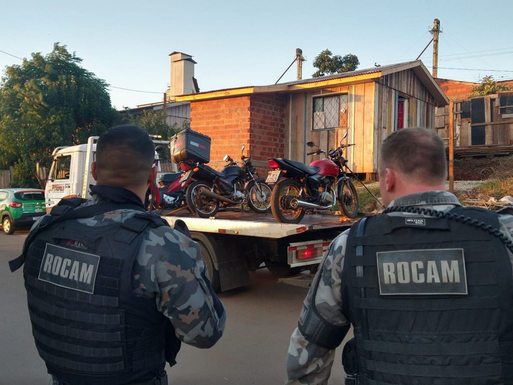 Rocam apreende motocicleta com mais de 56 mil reais em multas, no Valinhos
