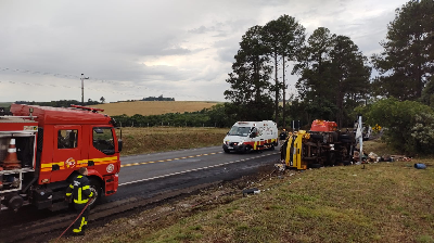 Acidente com caminhão entre Carazinho e Santo Antônio do Planalto