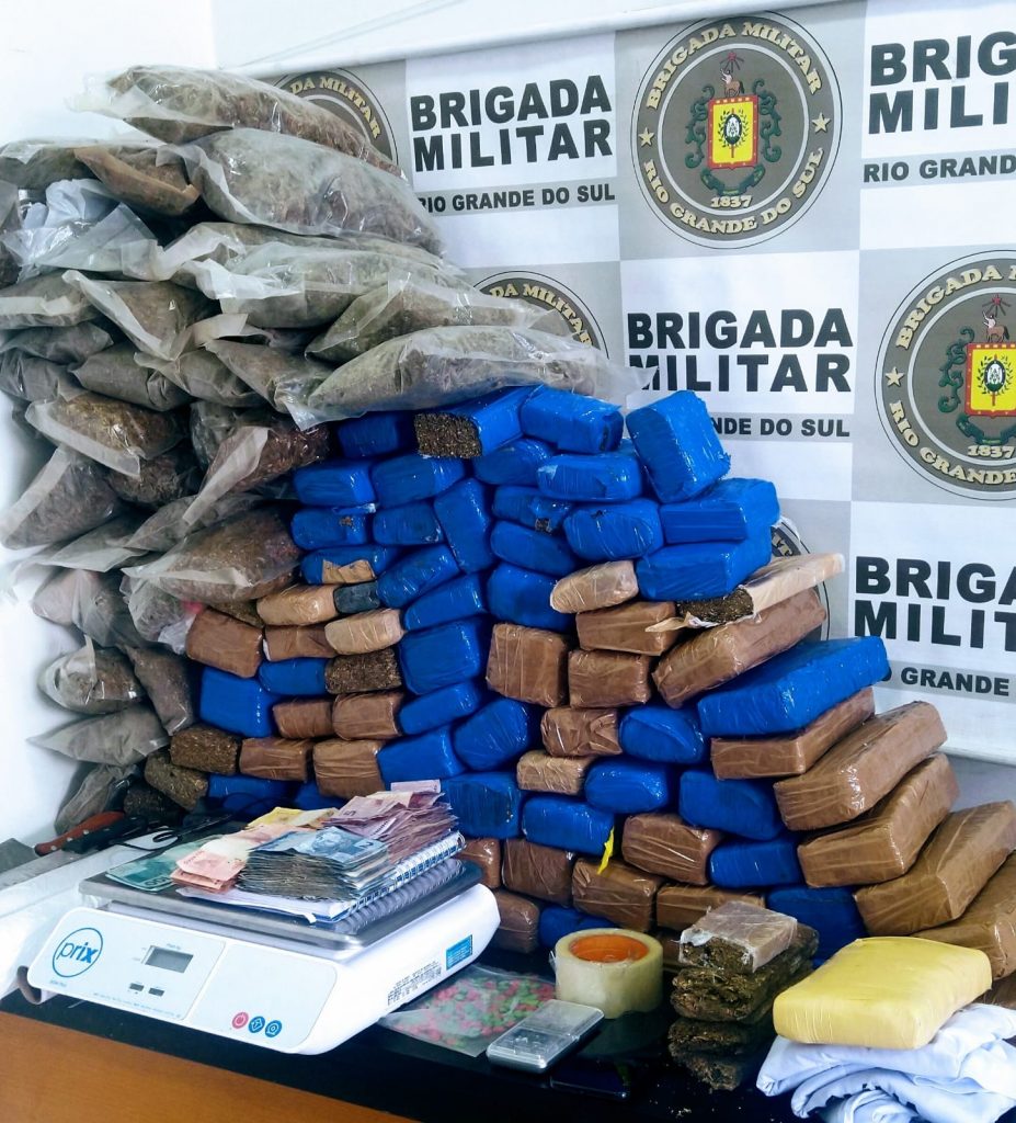 3°RPMon prende traficante e grande quantidade de drogas no Centro de Passo Fundo 1