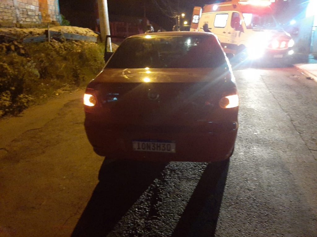 Colisão frontal entre dois carros deixa três feridos no Bairro São Luiz Gonzaga