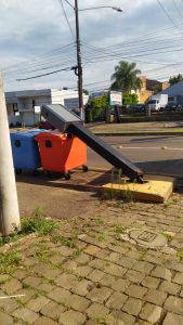 Acidentes de trânsito derrubam lombada eletrônica e semáforo na Avenida Presidente Vargas