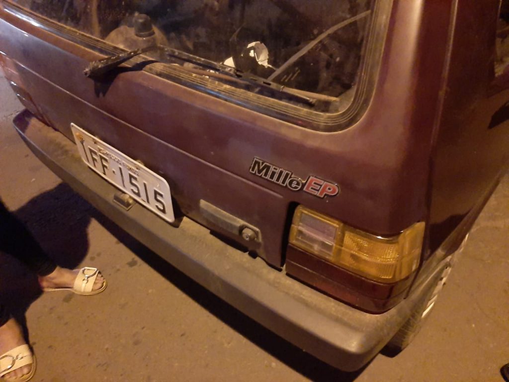 Colisão frontal entre dois carros deixa três feridos no Bairro São Luiz Gonzaga