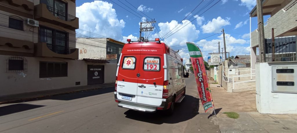 Avó e neto são atropelados na Rua Carolina Vergueiro em Passo Fundo