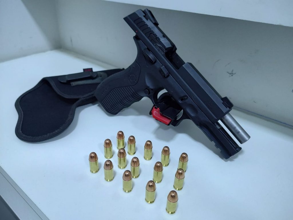 Força Tática prende homem por perturbação e porte ilegal de arma de fogo no Centro de PF