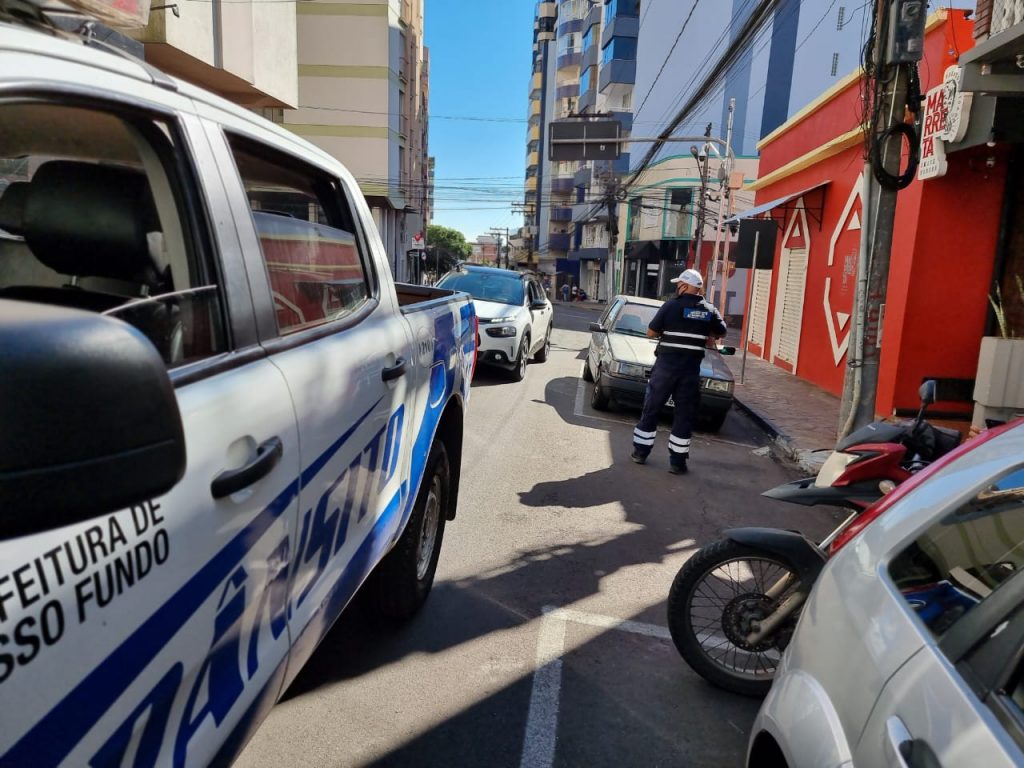 Guarda Municipal de Trânsito localiza no Centro de PF veículo em situação de furto