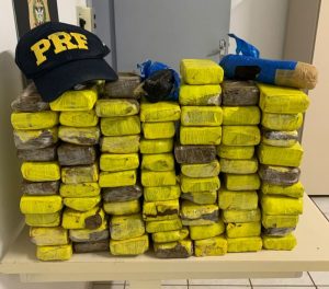 Carga de droga que viria para Passo Fundo é interceptada pela PRF em Chapecó