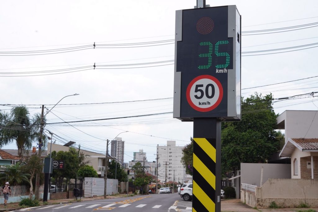 Redutores de velocidade da Rua Livramento entrarão em funcionamento nesta segunda-feira