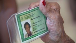 Confecção da carteira de identidade ainda precisa de agendamento no site do IGP