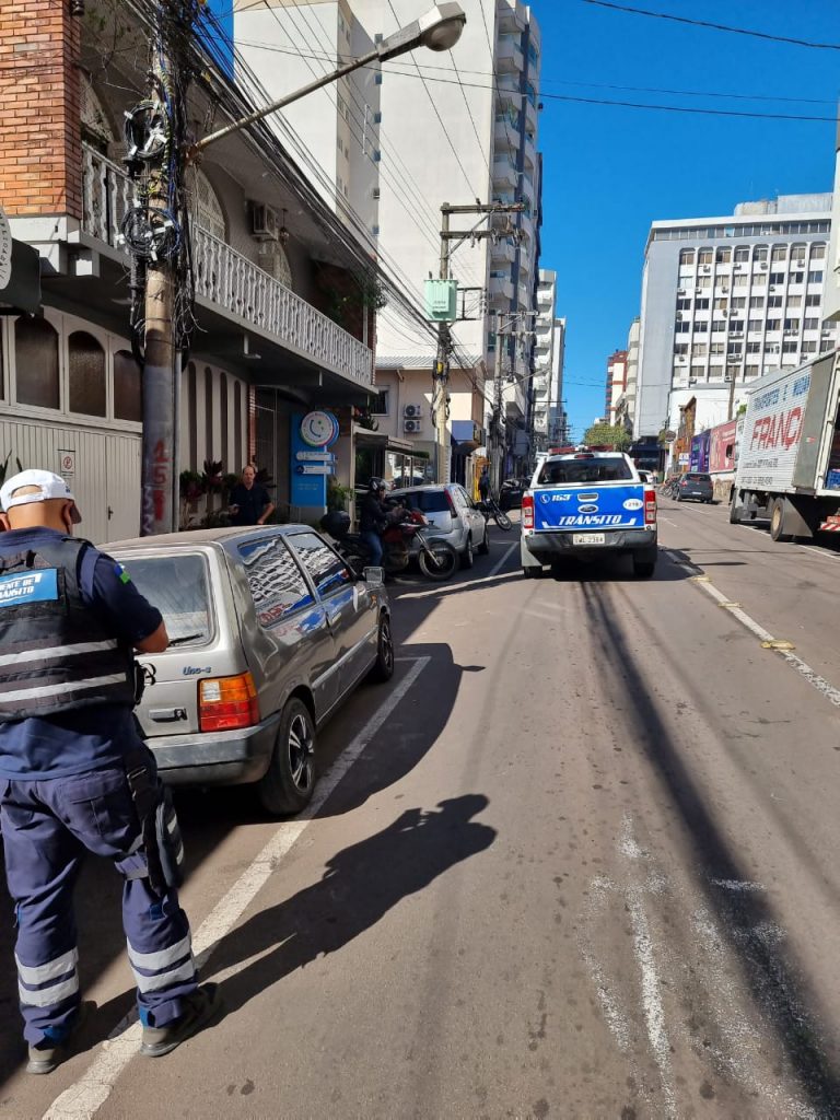 Guarda Municipal de Trânsito localiza no Centro de PF veículo em situação de furto