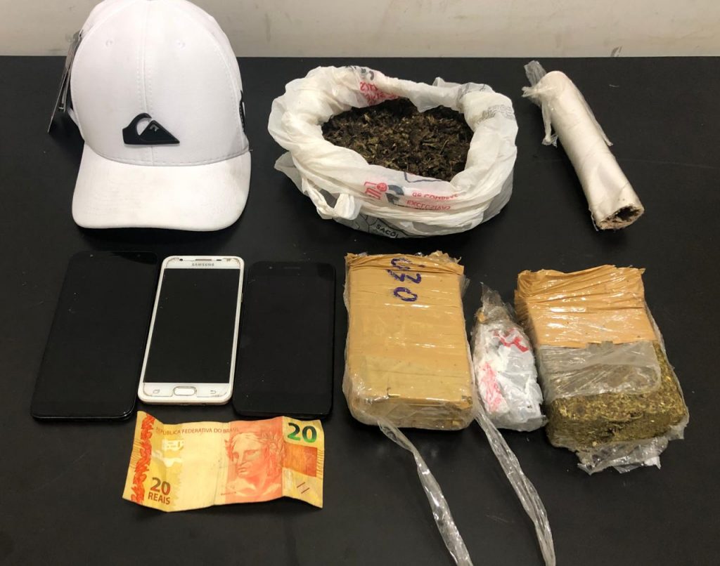 Menor de idade é apreendido com drogas para arremessar no Instituto Penal de Passo Fundo