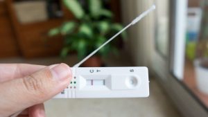 Farmácias ainda não receberam autotestes da covid-19 para venda