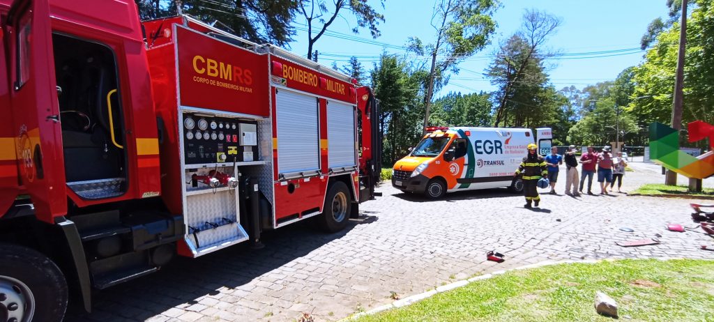 Grave colisão frontal entre carreta e caminhão baú deixa dois feridos na BR-285 em Passo Fundo