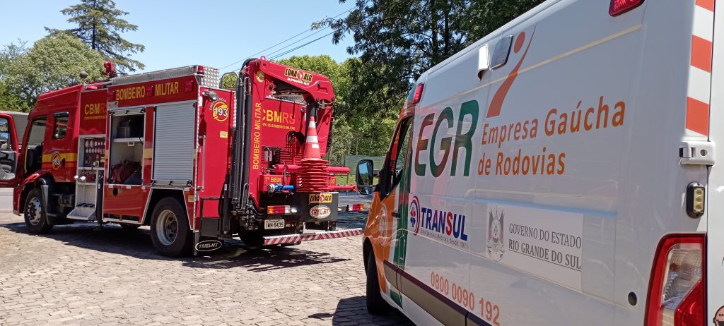 Grave colisão frontal entre carreta e caminhão baú deixa dois feridos na BR-285 em Passo Fundo