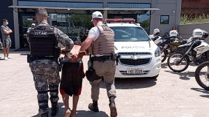 BM prende indivíduo no Valinhos após roubo de loja no Centro de Passo Fundo