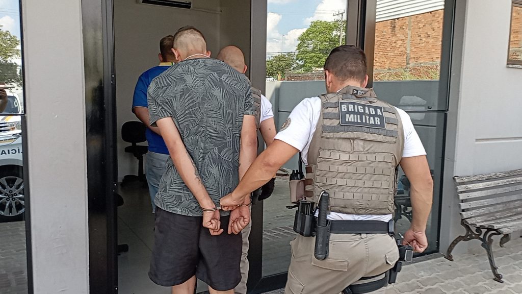 PATAMO prende dois traficantes e apreende grande quantidade de drogas na Planaltina
