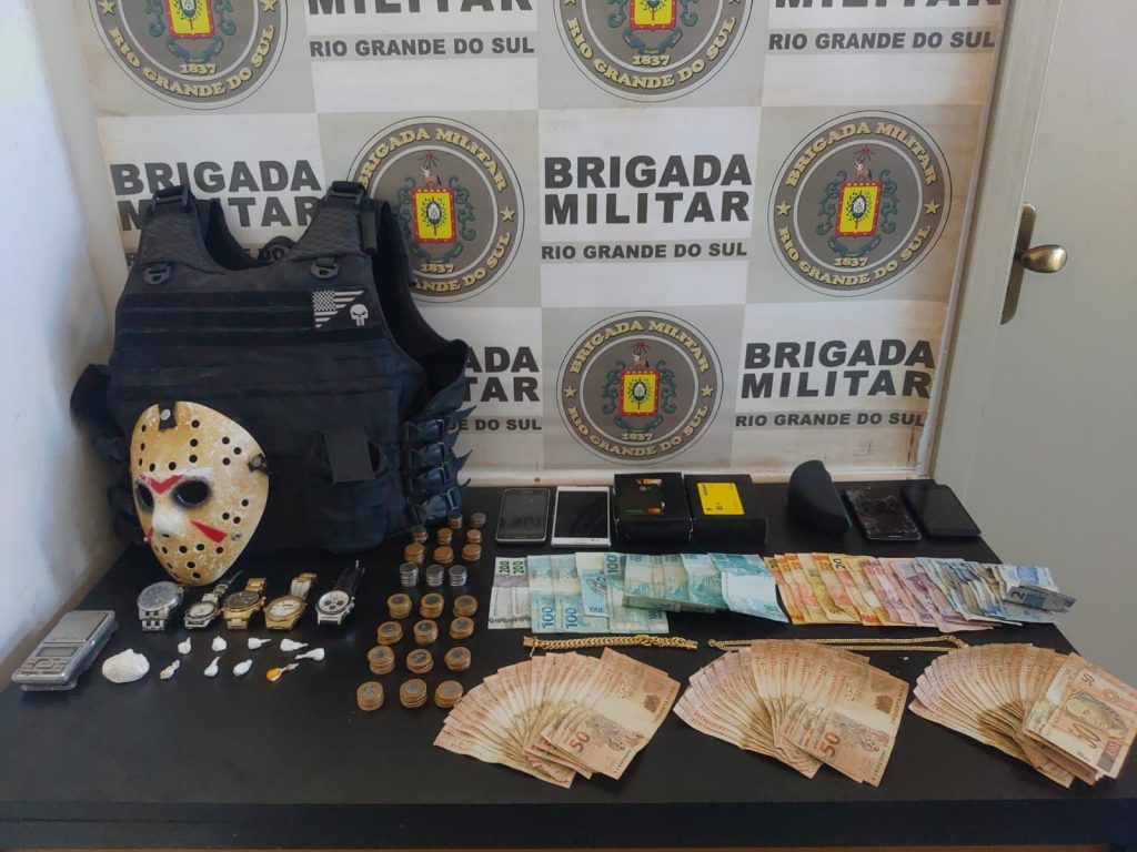 3º BPChoque prende dois traficantes no Bairro Valinhos em Passo Fundo