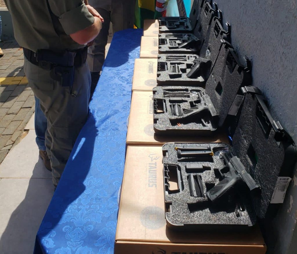 Brigada Militar de Coxilha recebe novas pistolas Taurus TS9