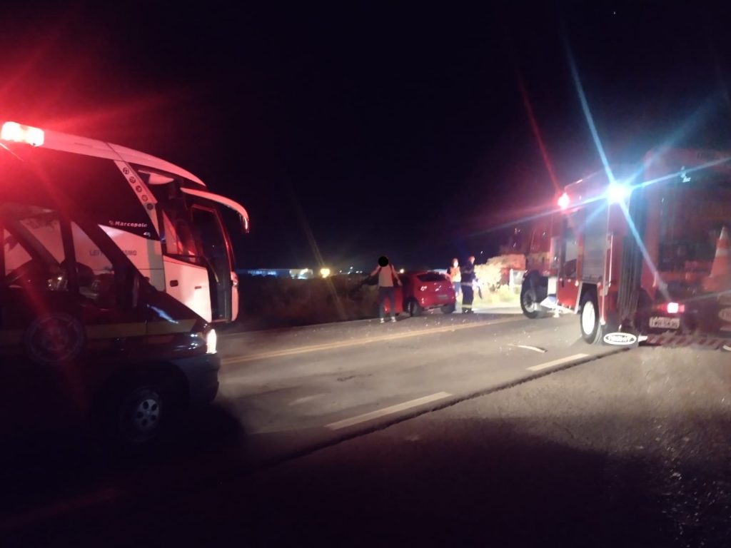 Colisão entre carro e ônibus deixa uma vítima fatal na BR-285 em Passo Fundo