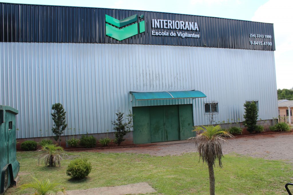 Escola Interiorana está com vagas para curso noturno de formação de vigilantes