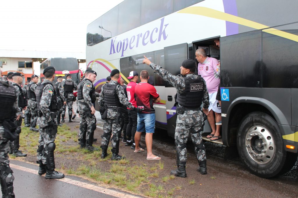 3° Batalhão de Polícia de Choque realiza ação preventiva na semifinal do Campeonato Gaúcho