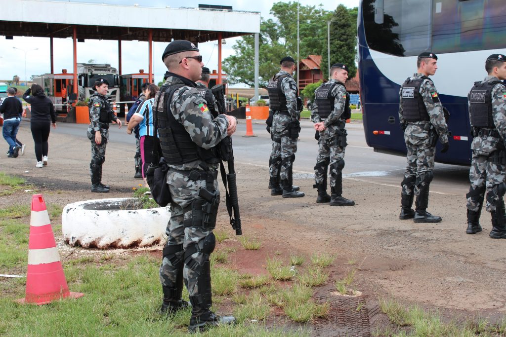 3° BPCHOQUE REALIZA AÇÕES PREVENTIVAS PARA GARANTIR A SEGURANÇA DE TORCEDORES NA FINAL DO CAMPEONATO GAÚCHO 2022