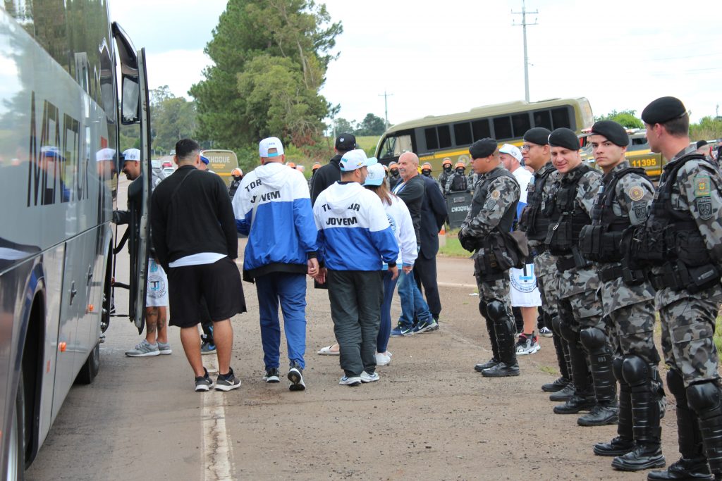 3° BPCHOQUE REALIZA AÇÕES PREVENTIVAS PARA GARANTIR A SEGURANÇA DE TORCEDORES NA FINAL DO CAMPEONATO GAÚCHO 2022