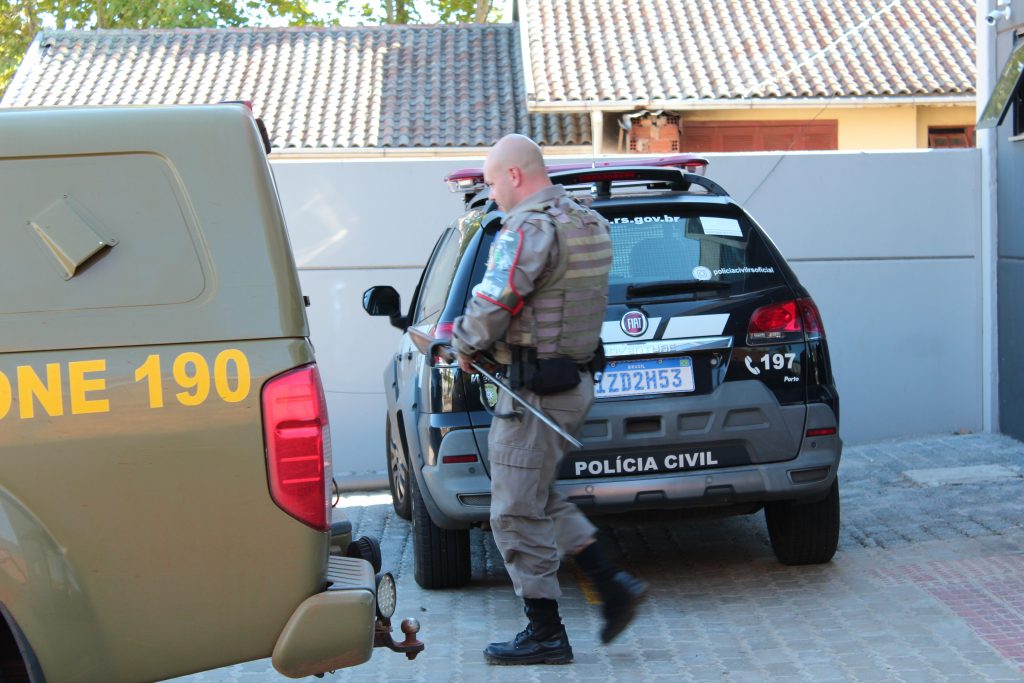 Após tentar fugir da BM, jovens são presos no bairro Zachia